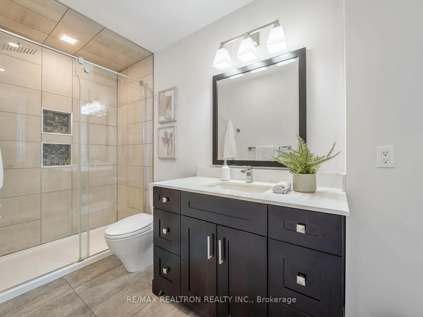 Photo 19 of 54 Moorcrest Drive, Aurora, Aurora Village — HOMEH