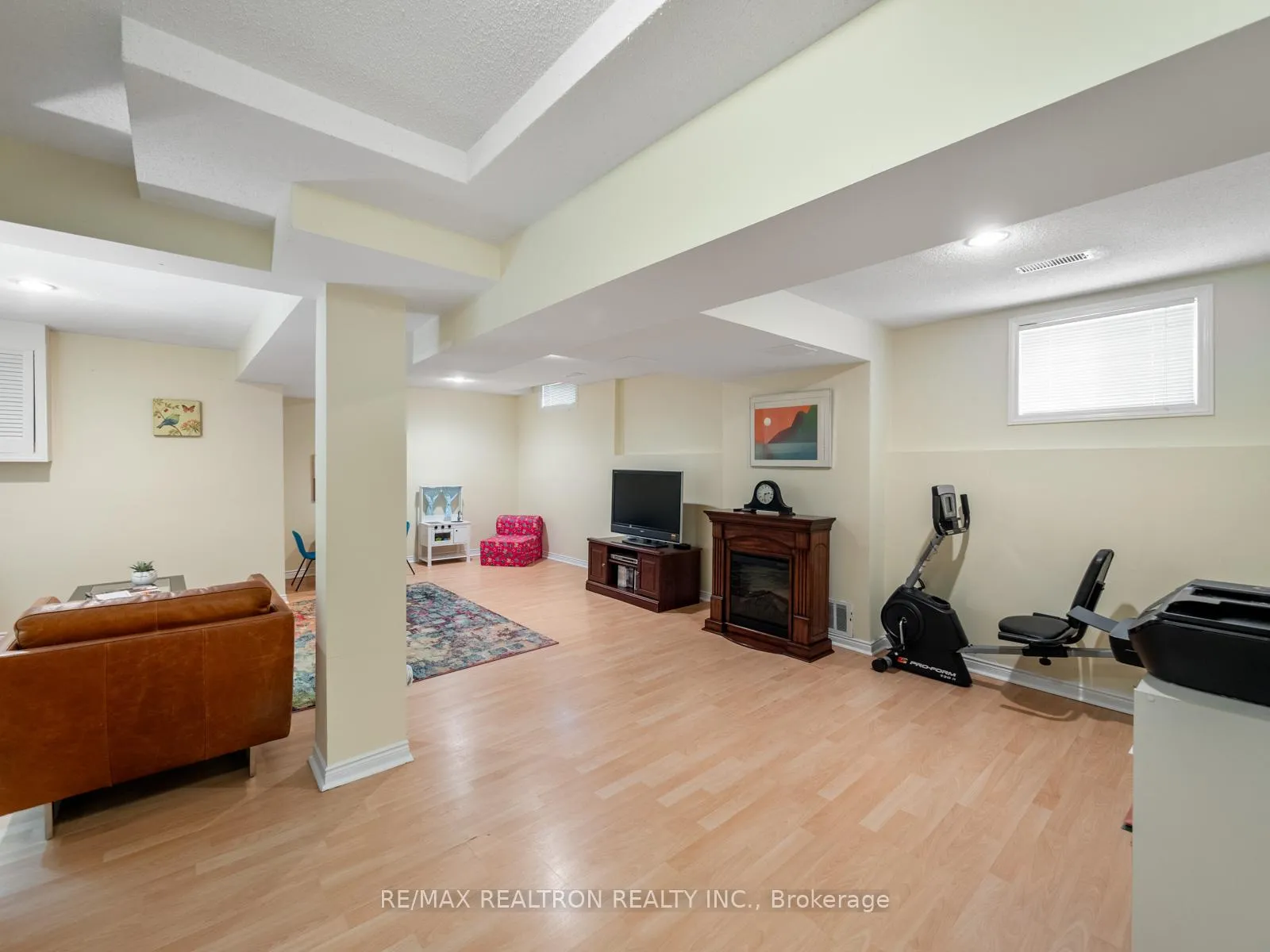 Photo 23 of 54 Moorcrest Drive, Aurora, Aurora Village — HOMEH