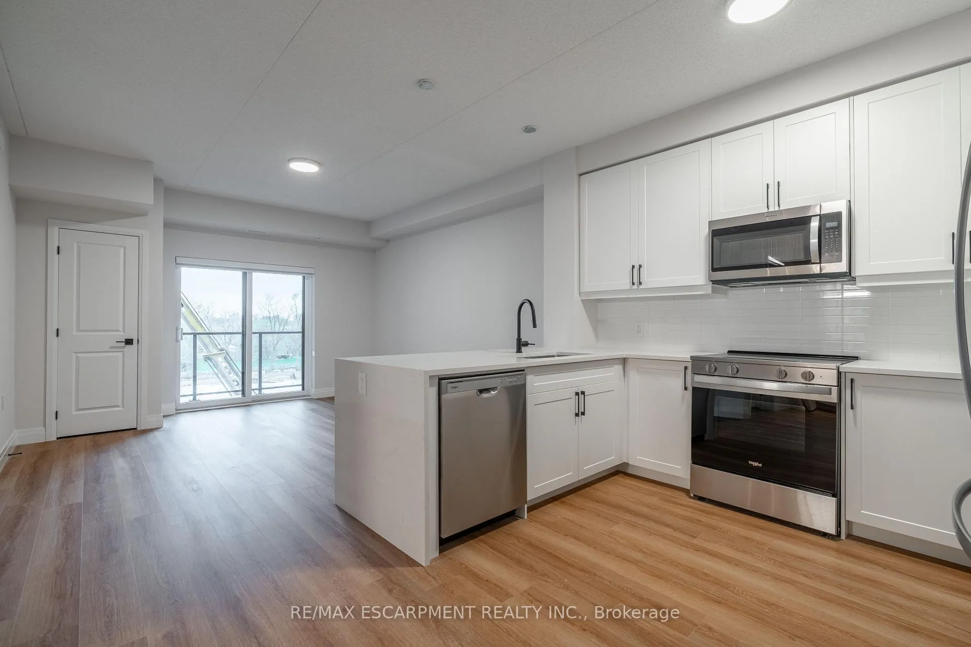 Front of Unit 401, 6415 Regional Road 25