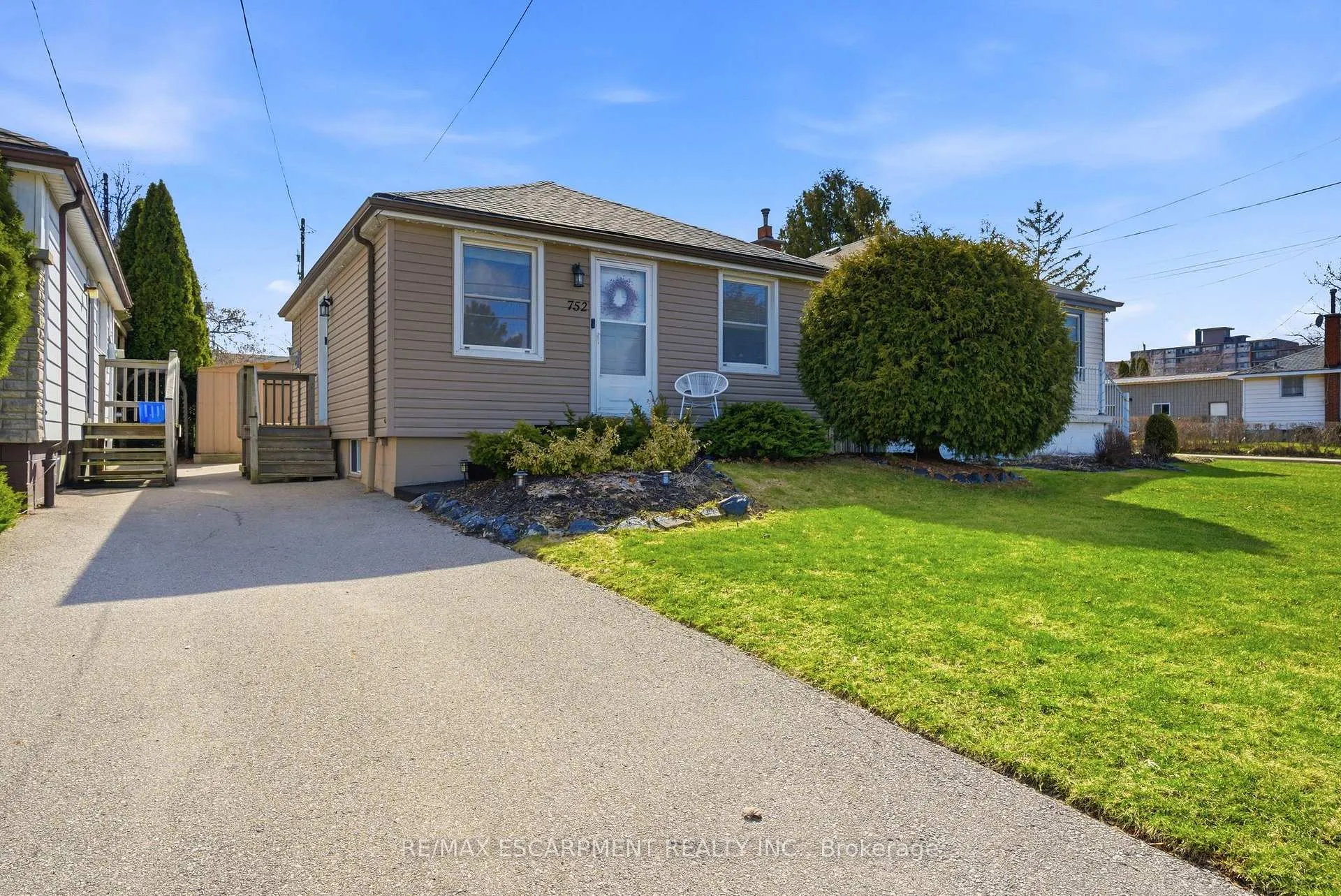 Photo 2 of 752 Ninth Avenue, Hamilton, Hampton Heights — HOMEH