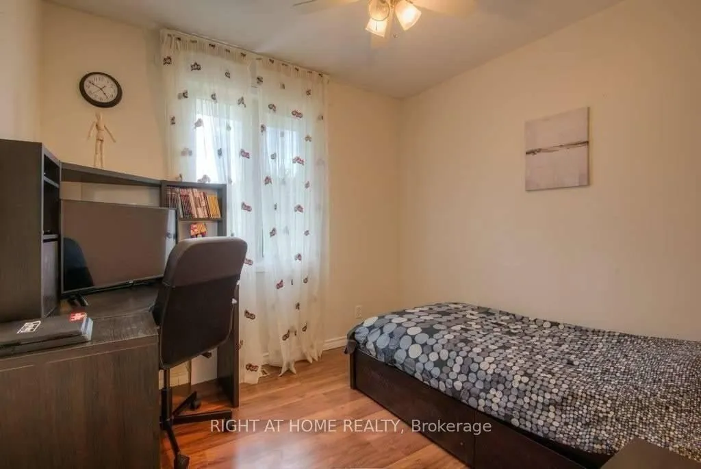 Photo 12 of 92 Western Avenue, Guelph, Junction/Onward Willow — HOMEH