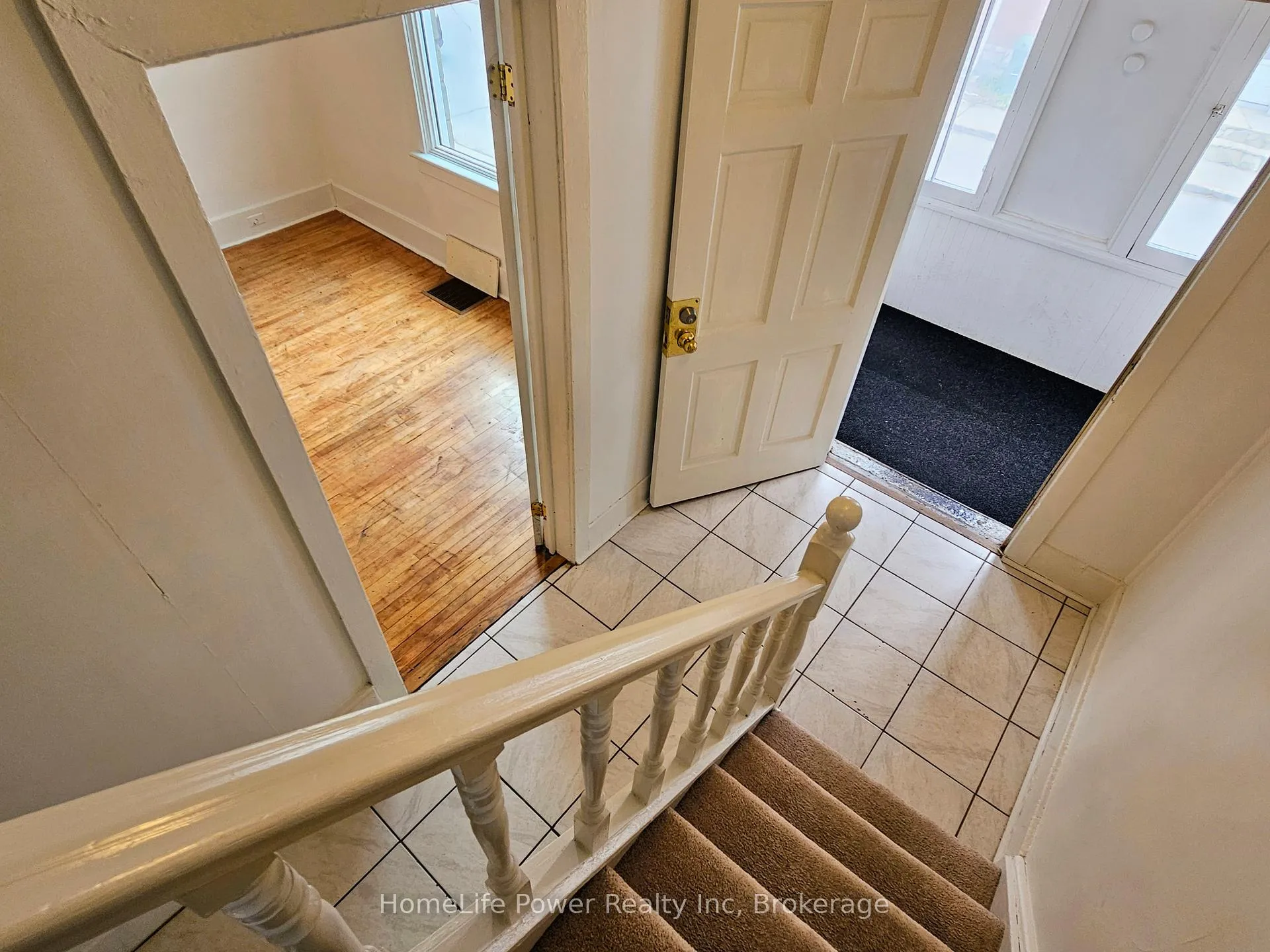 Photo 19 of 87 Chatham Street, Kingston, East of Sir John A. Blvd — HOMEH