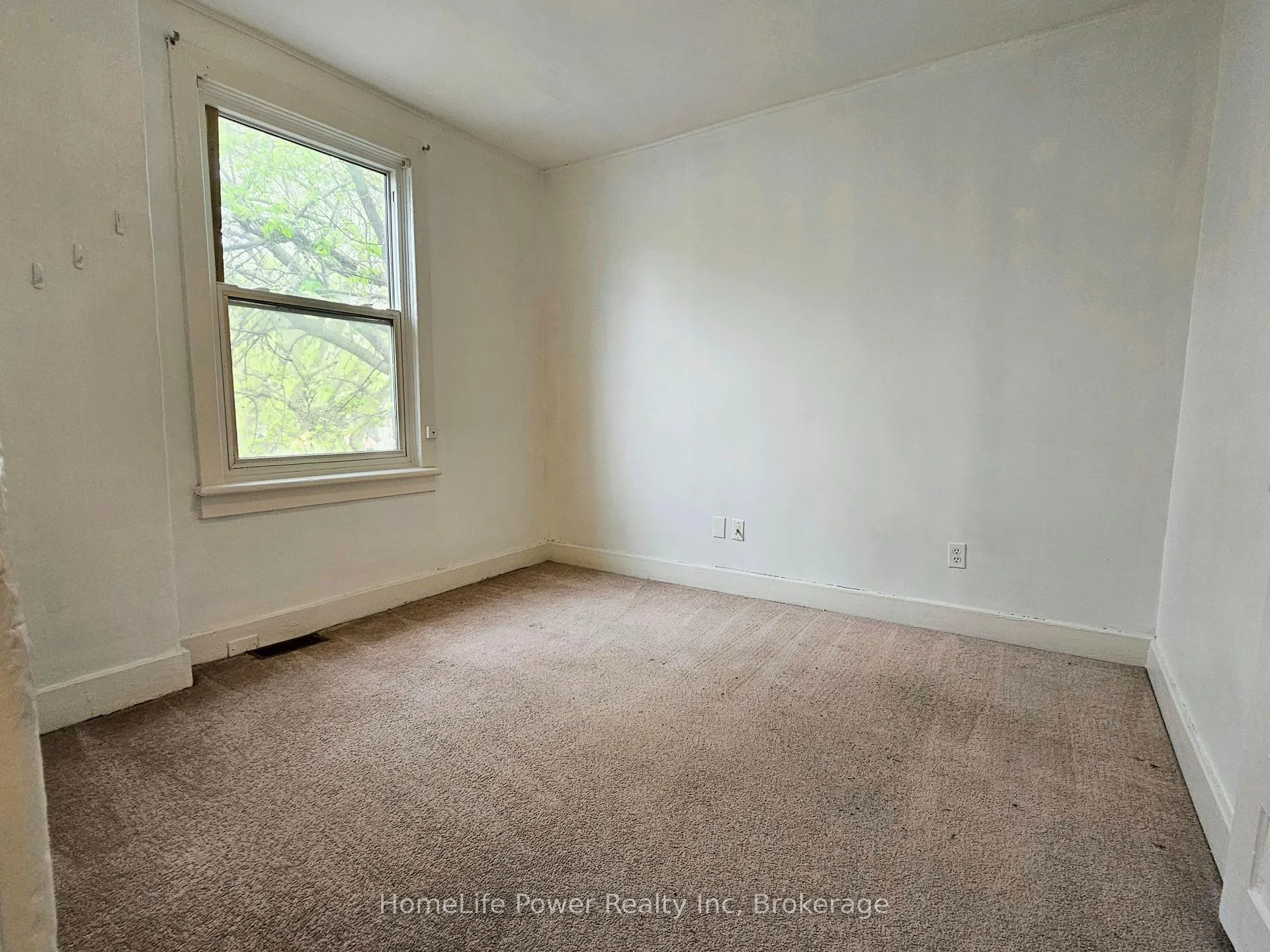 Photo 23 of 87 Chatham Street, Kingston, East of Sir John A. Blvd — HOMEH