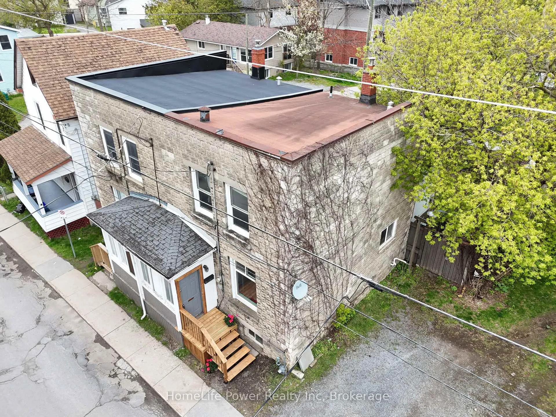 Photo 39 of 87 Chatham Street, Kingston, East of Sir John A. Blvd — HOMEH