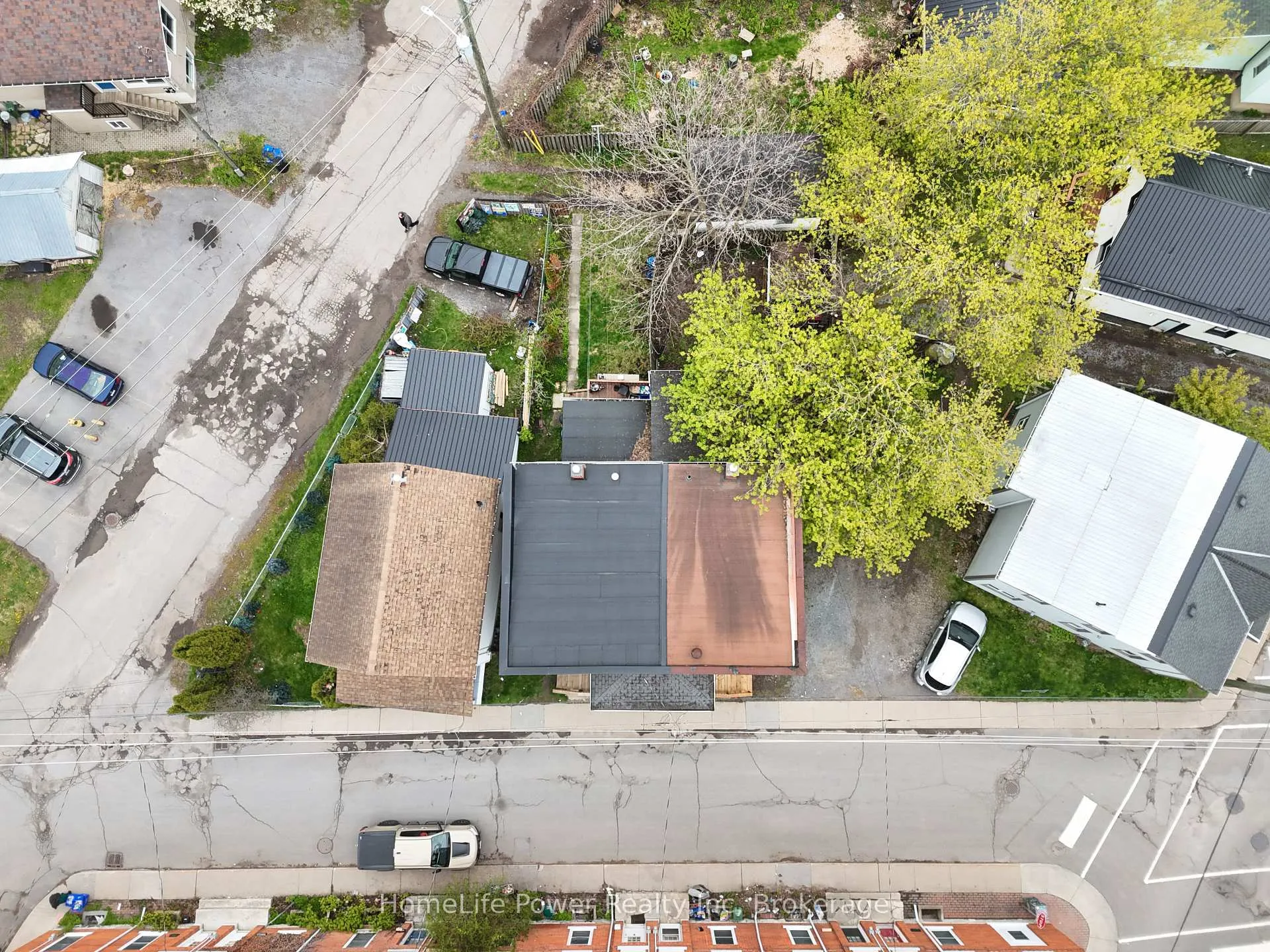 Photo 41 of 87 Chatham Street, Kingston, East of Sir John A. Blvd — HOMEH