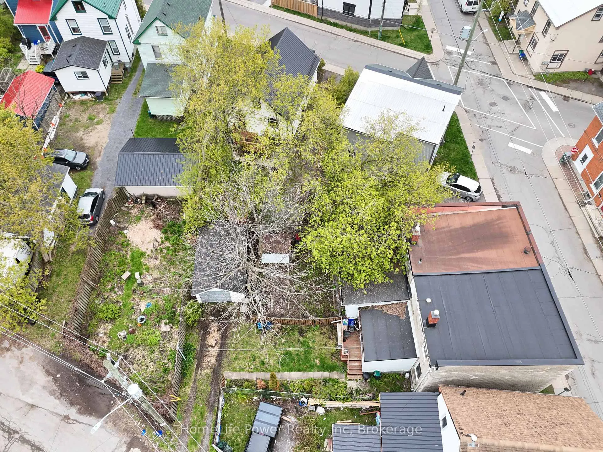 Photo 43 of 87 Chatham Street, Kingston, East of Sir John A. Blvd — HOMEH