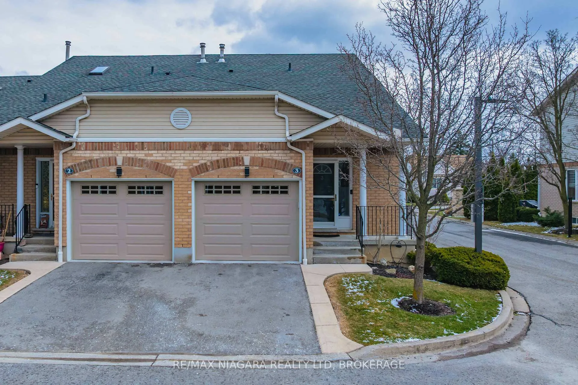 Photo 1 of Unit 3, 53 Bunting Road, St. Catharines, Secord Woods — HOMEH