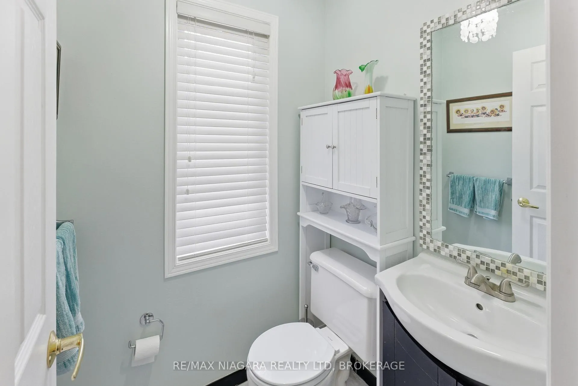 Photo 6 of Unit 3, 53 Bunting Road, St. Catharines, Secord Woods — HOMEH