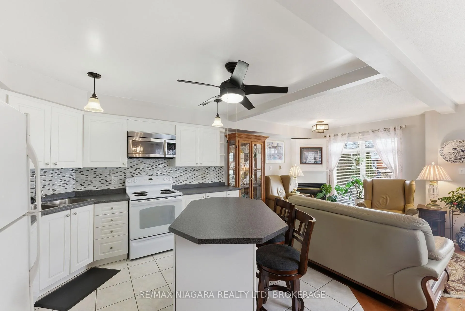 Photo 8 of Unit 3, 53 Bunting Road, St. Catharines, Secord Woods — HOMEH