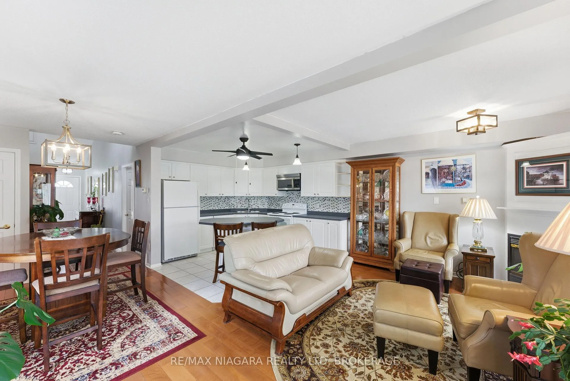 Photo 10 of Unit 3, 53 Bunting Road, St. Catharines, Secord Woods — HOMEH