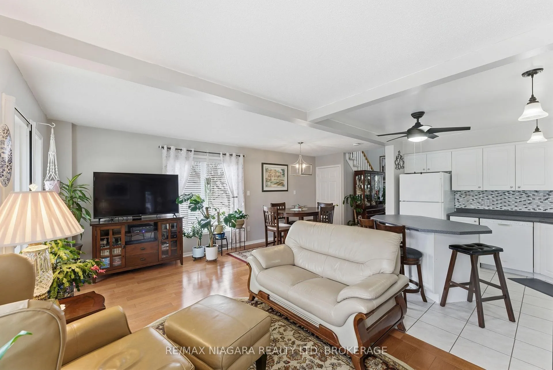 Photo 11 of Unit 3, 53 Bunting Road, St. Catharines, Secord Woods — HOMEH