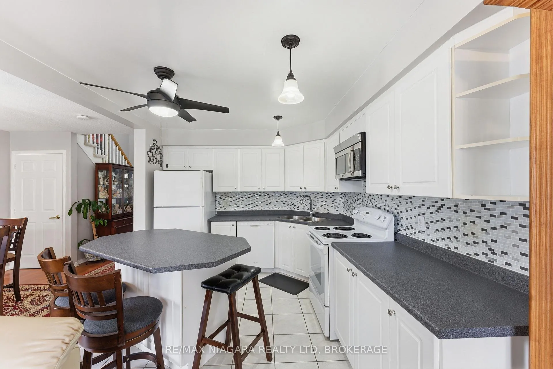 Photo 13 of Unit 3, 53 Bunting Road, St. Catharines, Secord Woods — HOMEH