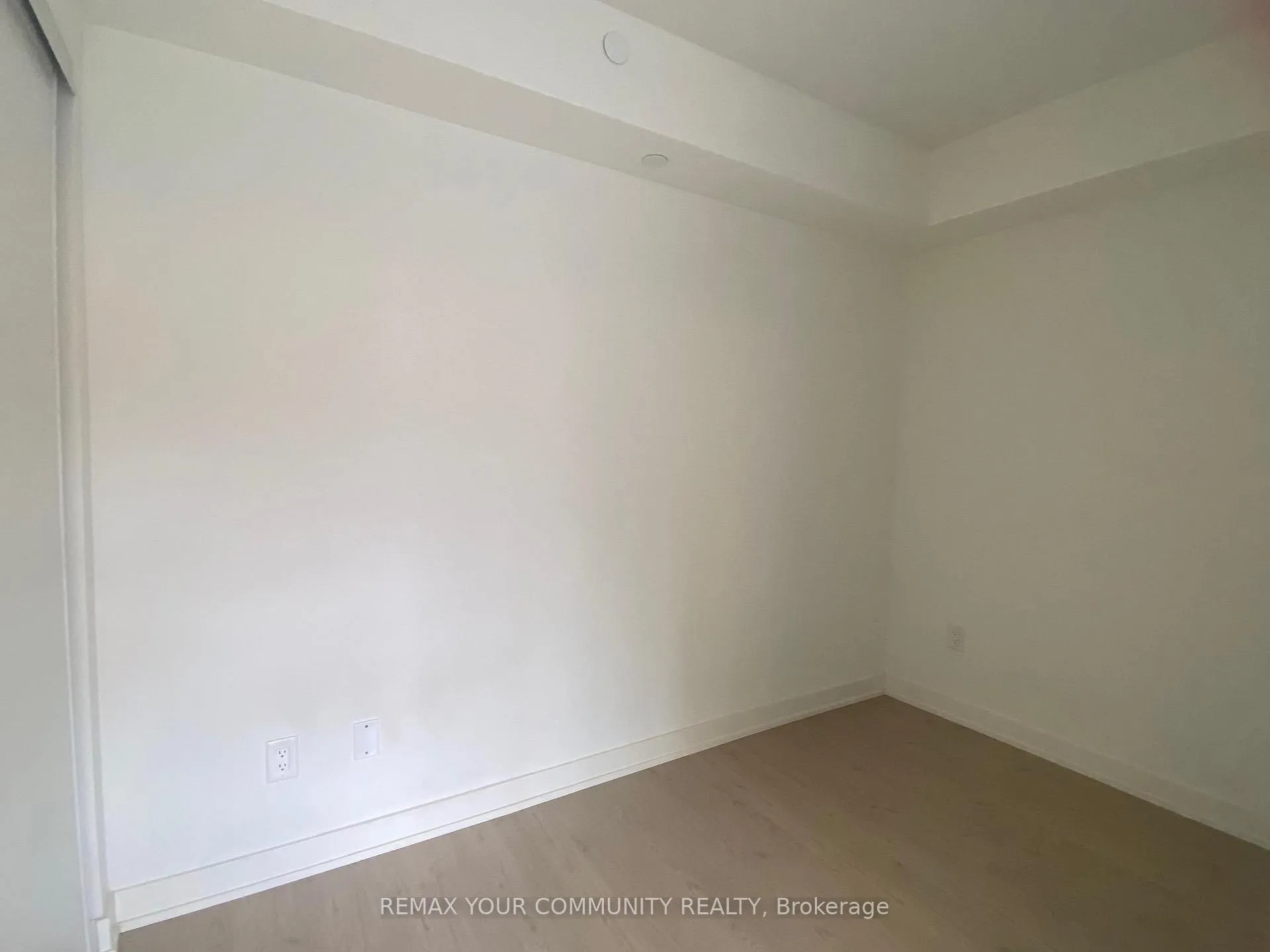 Photo 8 of Unit 901, 65 Mutual Street, Toronto, Church-Yonge Corridor — HOMEH