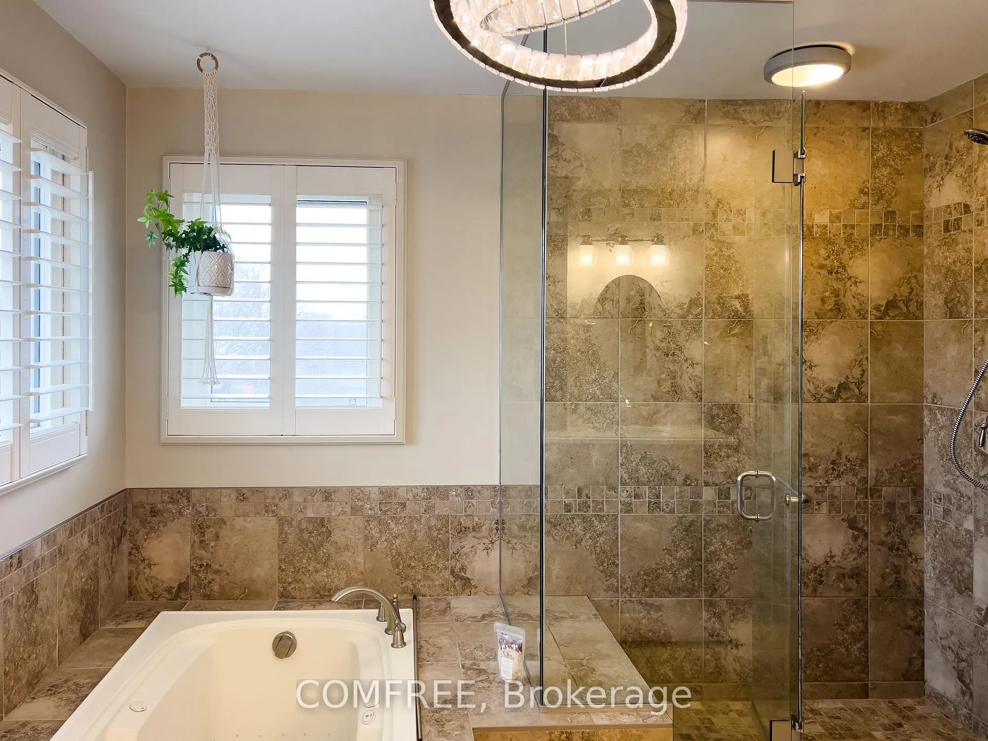 Photo 12 of 10 Endicott Drive, St. Catharines, Grapeview — HOMEH