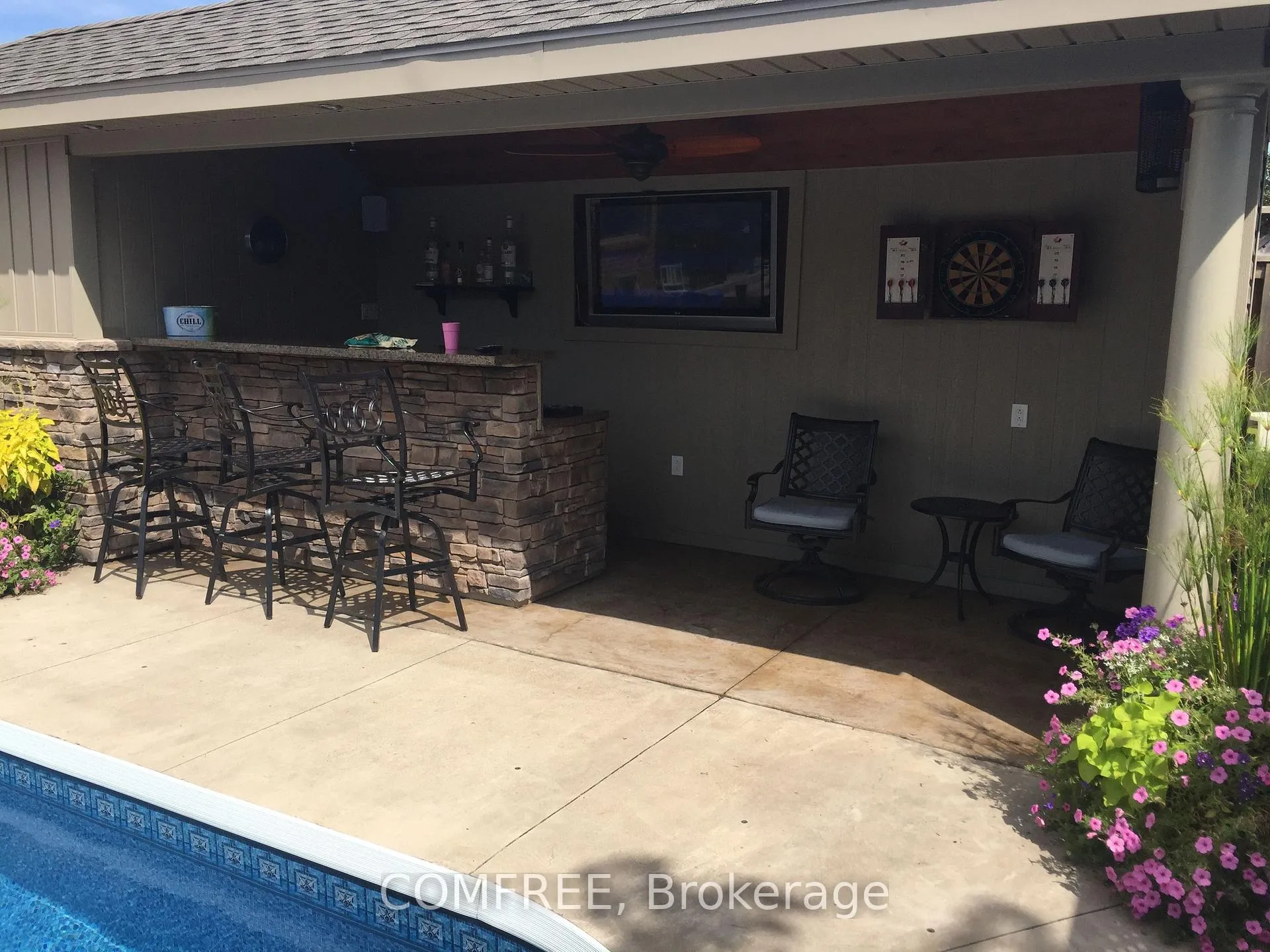 Photo 18 of 10 Endicott Drive, St. Catharines, Grapeview — HOMEH