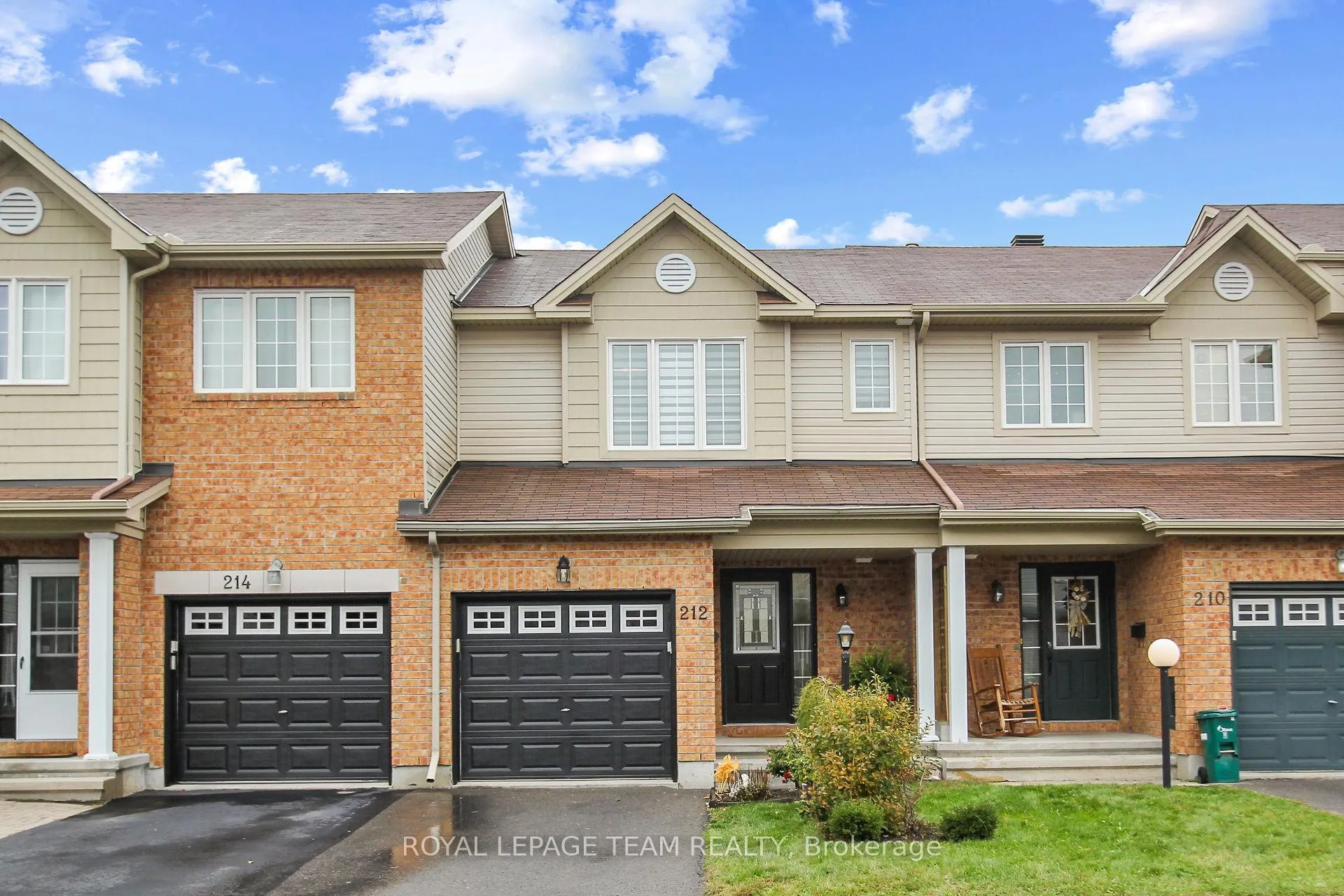 Photo 1 of 212 Lamplighters Drive, Ottawa, Barrhaven - Cedargrove/Fraserdale — HOMEH
