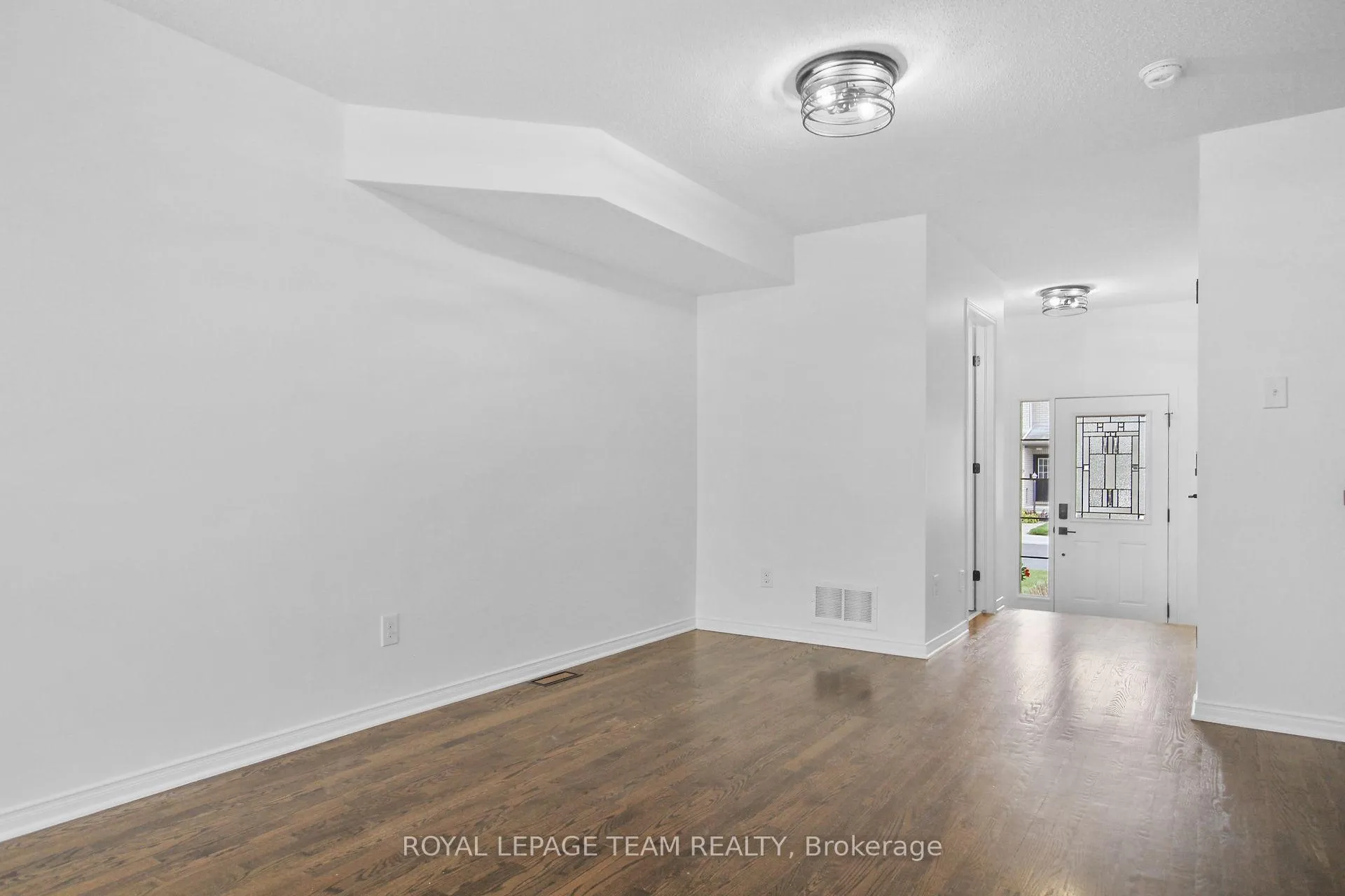 Photo 7 of 212 Lamplighters Drive, Ottawa, Barrhaven - Cedargrove/Fraserdale — HOMEH