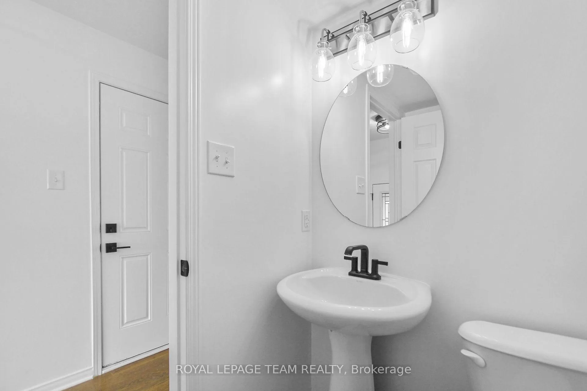 Photo 14 of 212 Lamplighters Drive, Ottawa, Barrhaven - Cedargrove/Fraserdale — HOMEH
