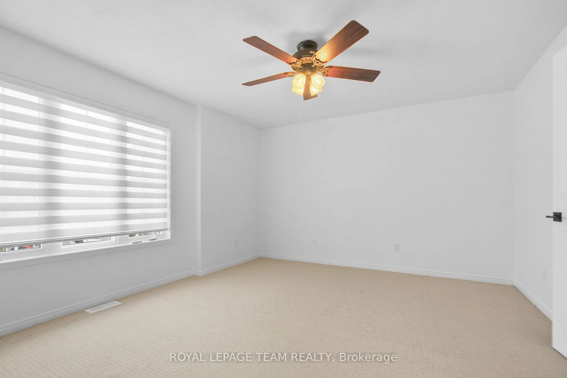 Photo 16 of 212 Lamplighters Drive, Ottawa, Barrhaven - Cedargrove/Fraserdale — HOMEH