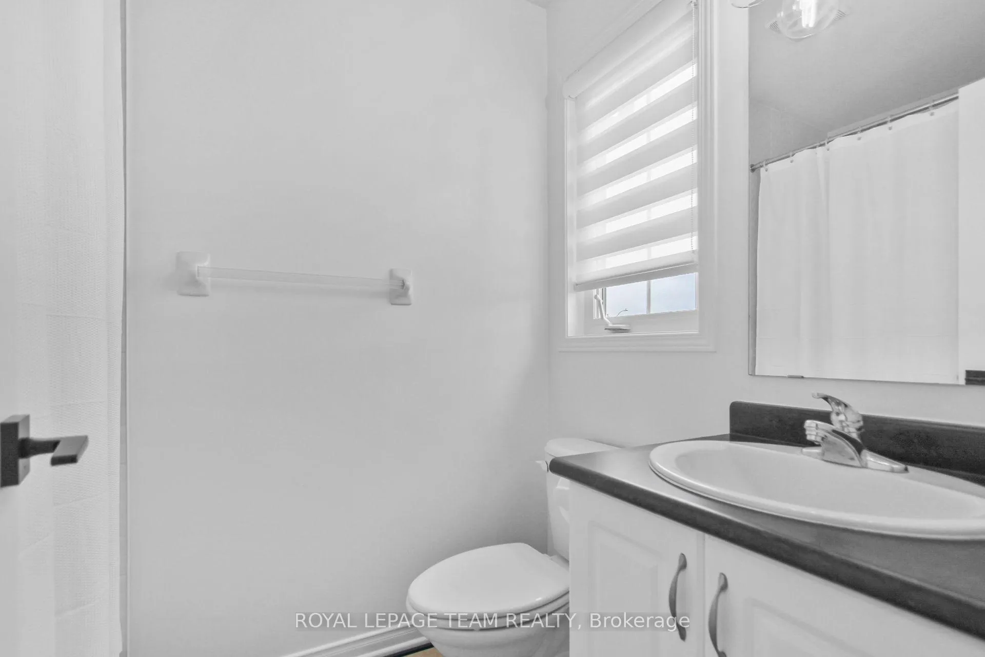 Photo 19 of 212 Lamplighters Drive, Ottawa, Barrhaven - Cedargrove/Fraserdale — HOMEH