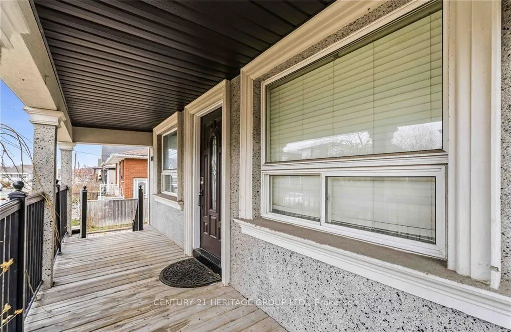 Photo 2 of 103 Edinburgh Avenue, Hamilton, Crown Point — HOMEH