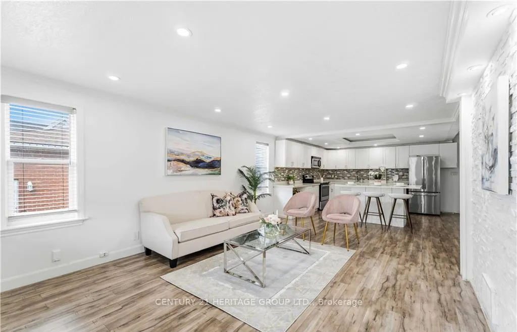 Photo 4 of 103 Edinburgh Avenue, Hamilton, Crown Point — HOMEH