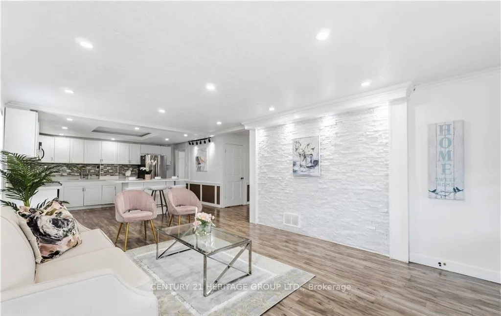 Photo 5 of 103 Edinburgh Avenue, Hamilton, Crown Point — HOMEH