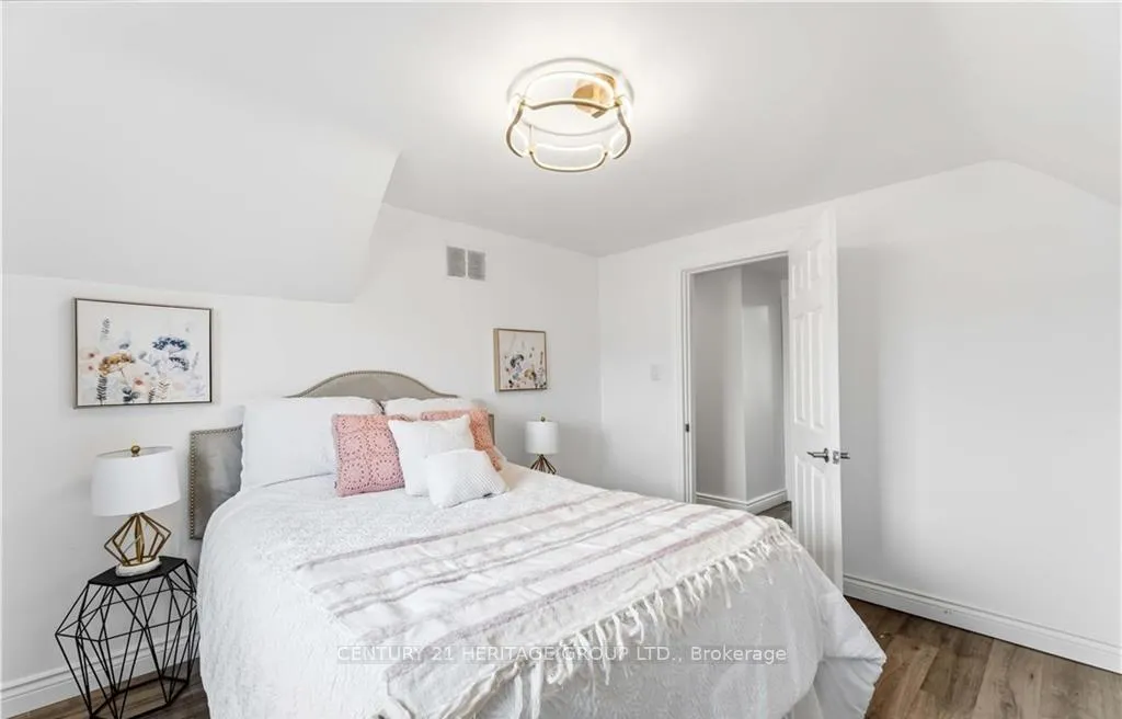 Photo 20 of 103 Edinburgh Avenue, Hamilton, Crown Point — HOMEH