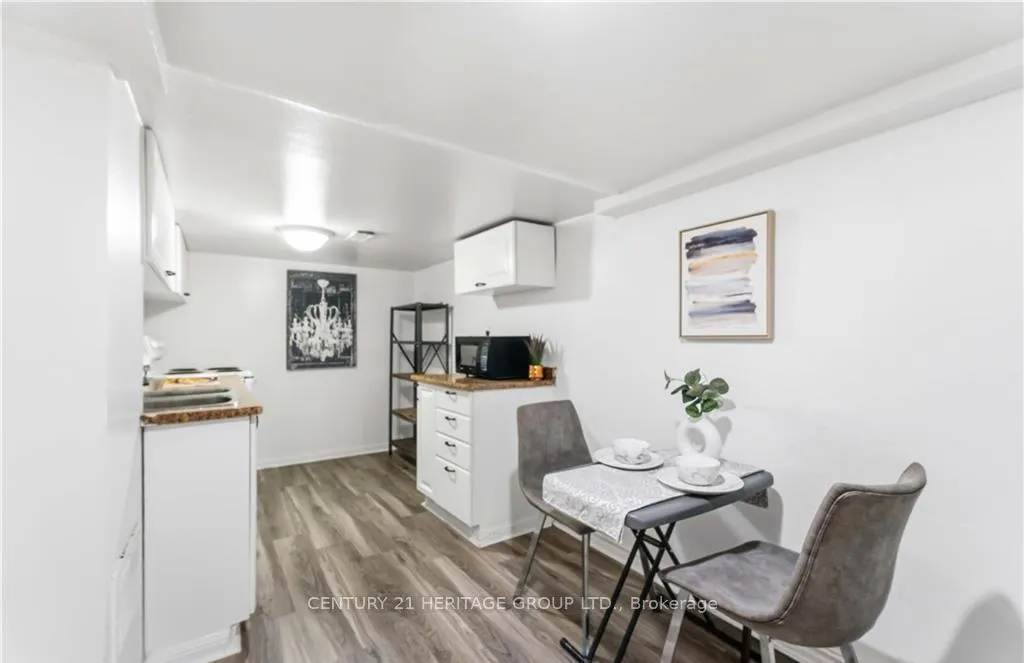 Photo 24 of 103 Edinburgh Avenue, Hamilton, Crown Point — HOMEH