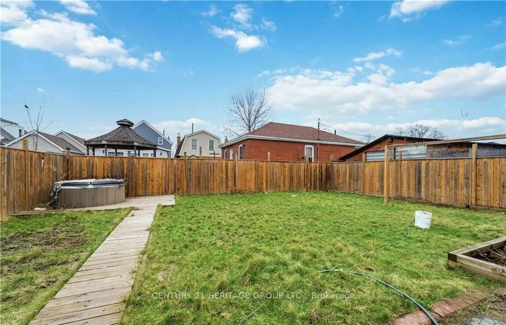 Photo 33 of 103 Edinburgh Avenue, Hamilton, Crown Point — HOMEH