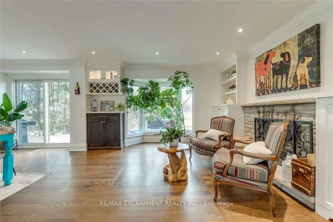 Photo 6 of 3311 Springvale Court, Burlington, Headon — HOMEH