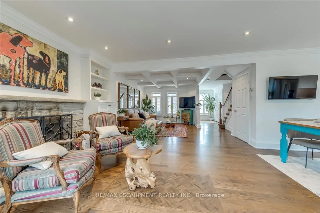 Photo 7 of 3311 Springvale Court, Burlington, Headon — HOMEH