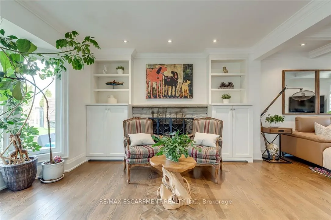 Photo 8 of 3311 Springvale Court, Burlington, Headon — HOMEH