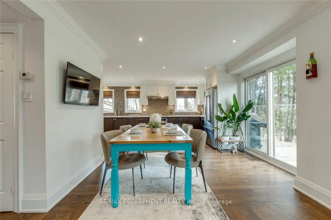 Photo 10 of 3311 Springvale Court, Burlington, Headon — HOMEH