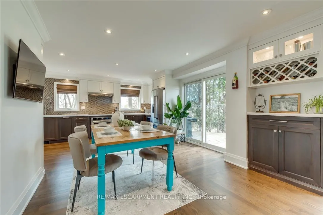 Photo 11 of 3311 Springvale Court, Burlington, Headon — HOMEH