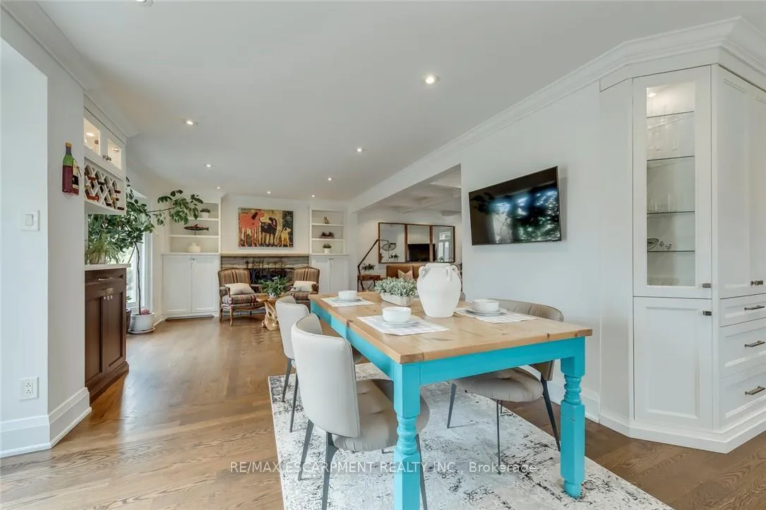 Photo 12 of 3311 Springvale Court, Burlington, Headon — HOMEH
