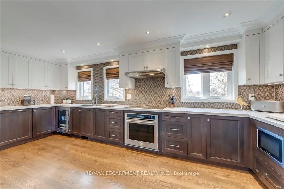 Photo 13 of 3311 Springvale Court, Burlington, Headon — HOMEH