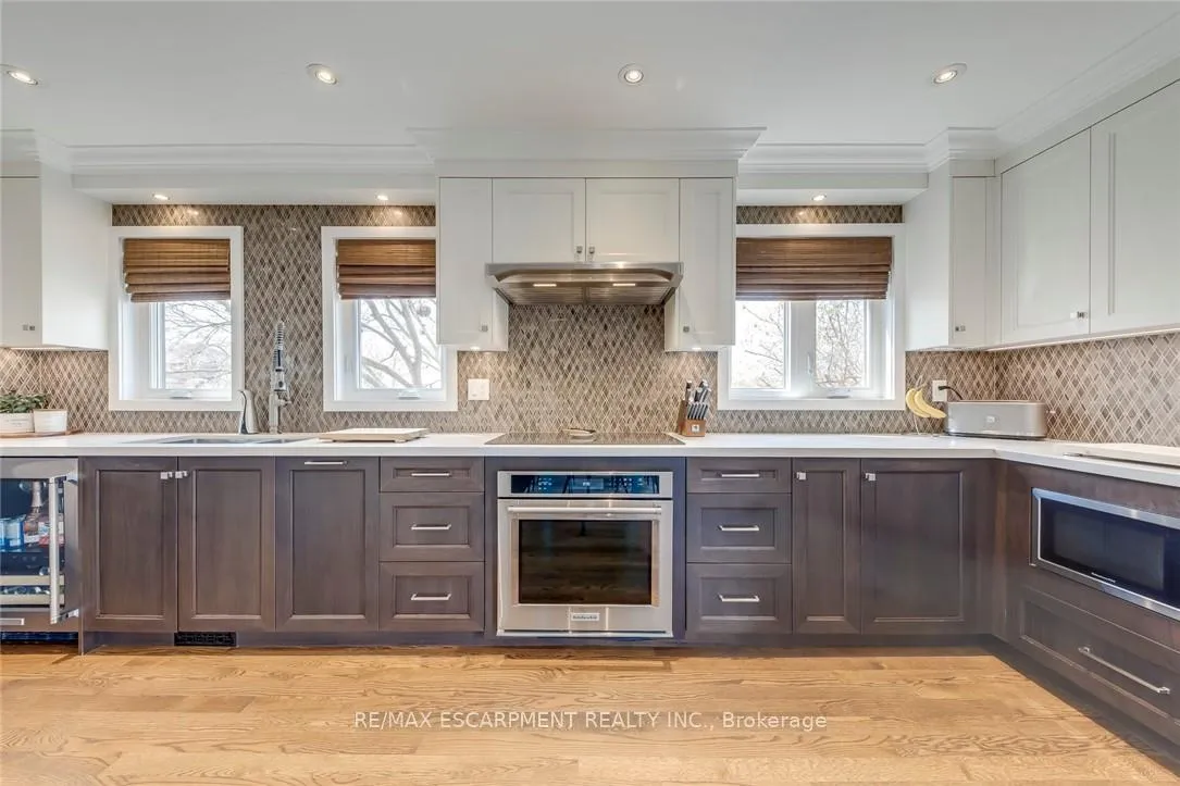 Photo 15 of 3311 Springvale Court, Burlington, Headon — HOMEH