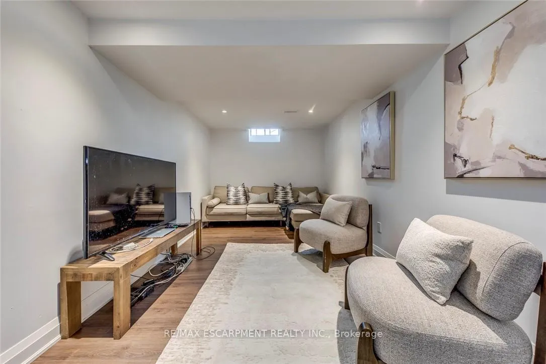 Photo 38 of 3311 Springvale Court, Burlington, Headon — HOMEH