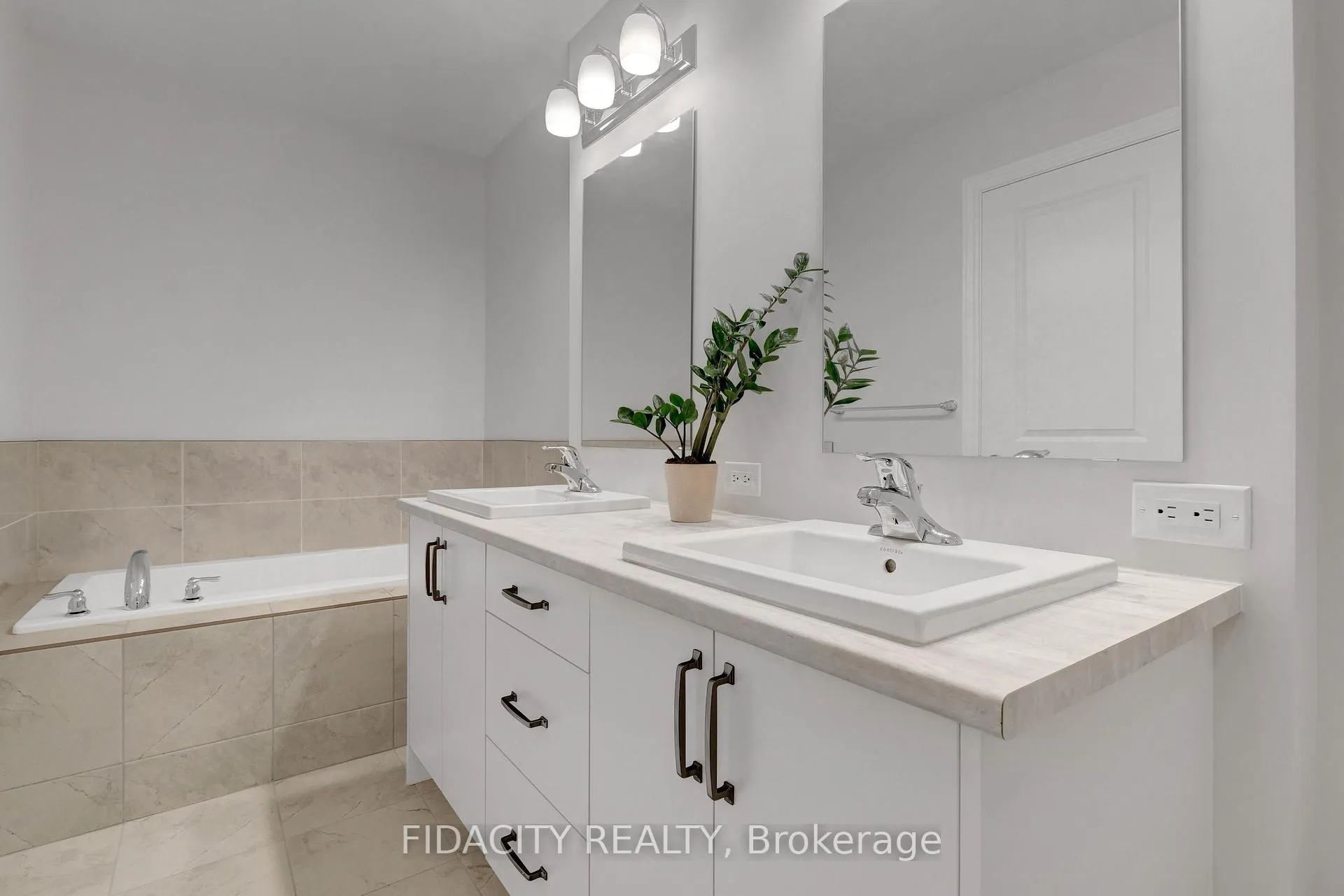 Photo 17 of 1005 Kijik Crescent, Ottawa, Blossom Park/Kemp Park/Findlay Creek — HOMEH