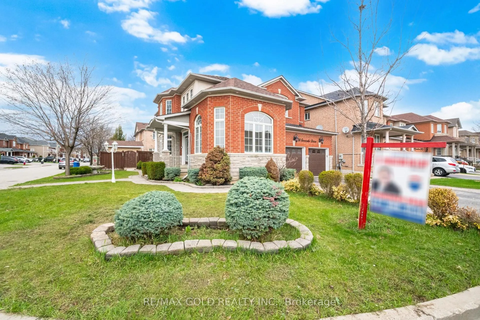 Photo 2 of 26 Gorevale Drive, Brampton, Bram East — HOMEH