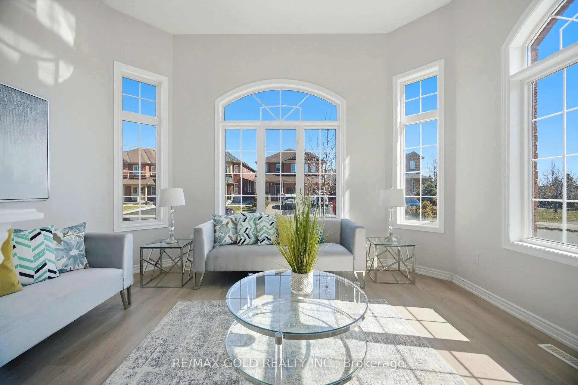 Photo 5 of 26 Gorevale Drive, Brampton, Bram East — HOMEH