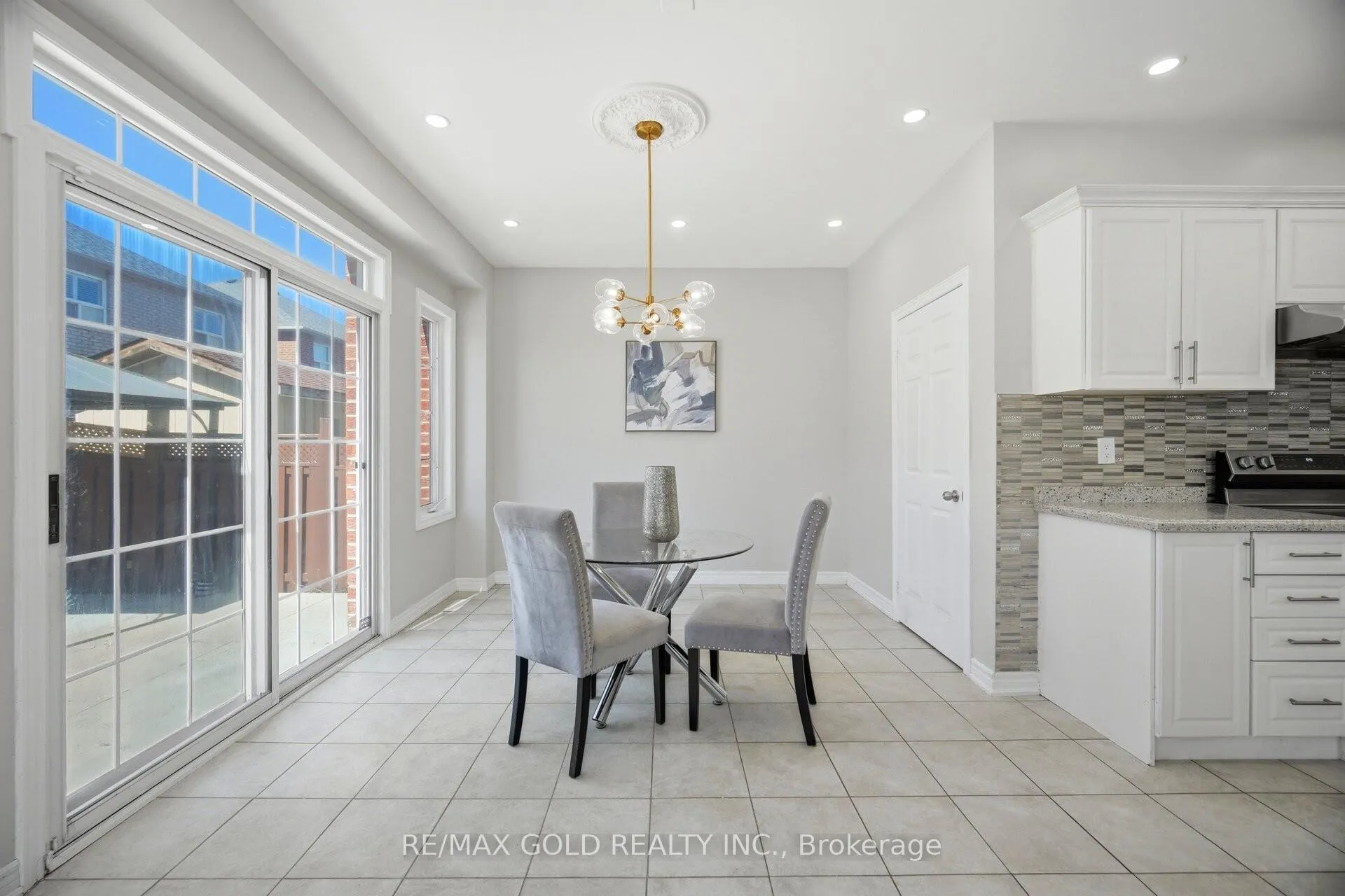 Photo 12 of 26 Gorevale Drive, Brampton, Bram East — HOMEH
