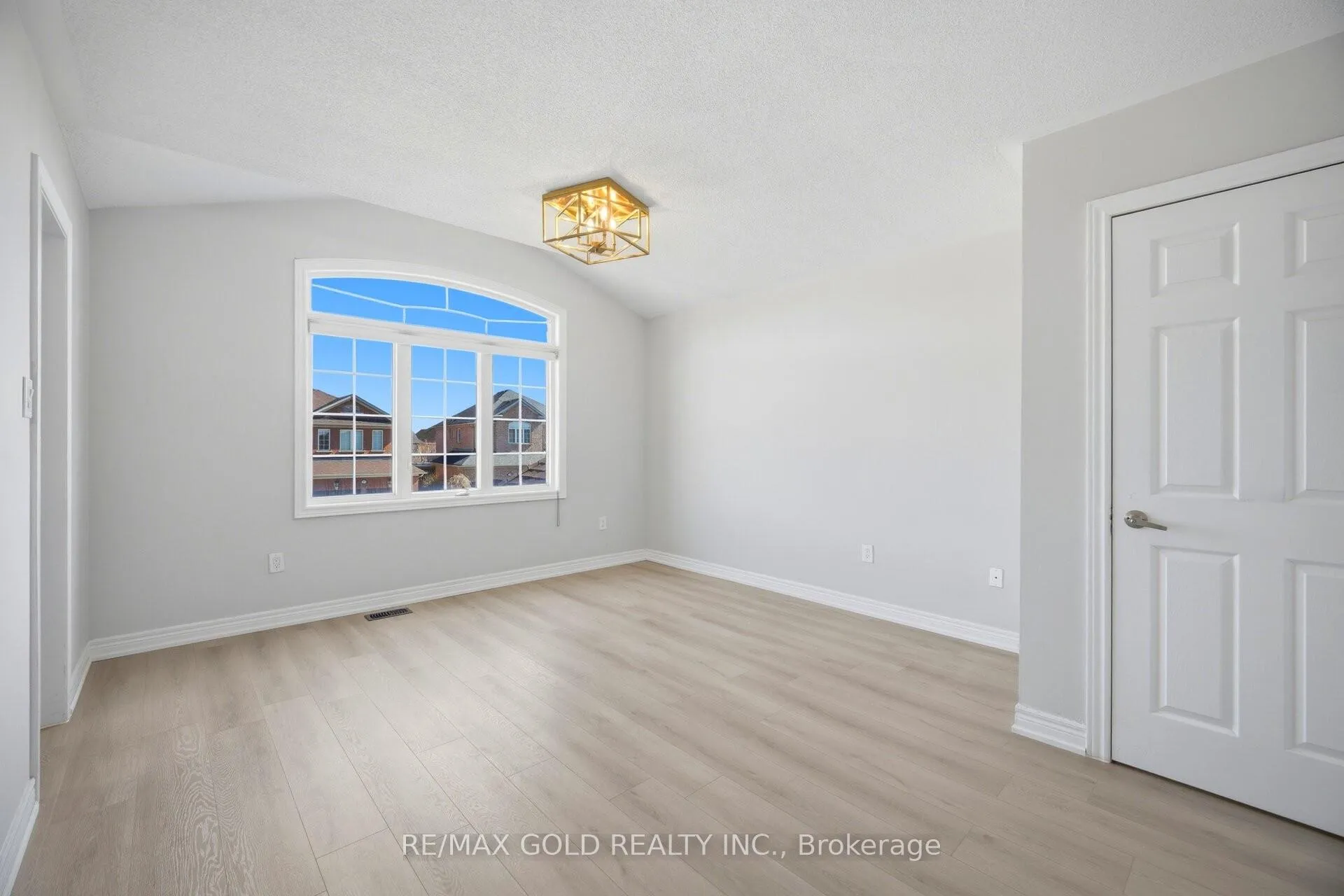 Photo 21 of 26 Gorevale Drive, Brampton, Bram East — HOMEH