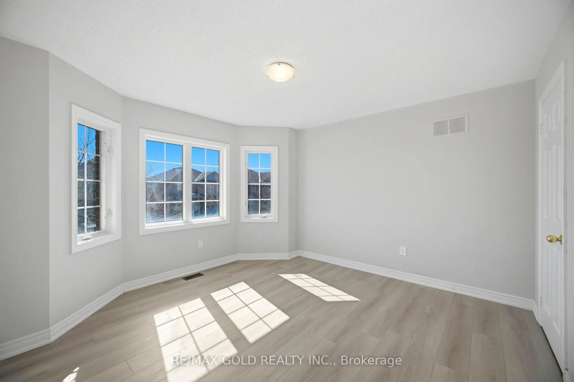 Photo 23 of 26 Gorevale Drive, Brampton, Bram East — HOMEH