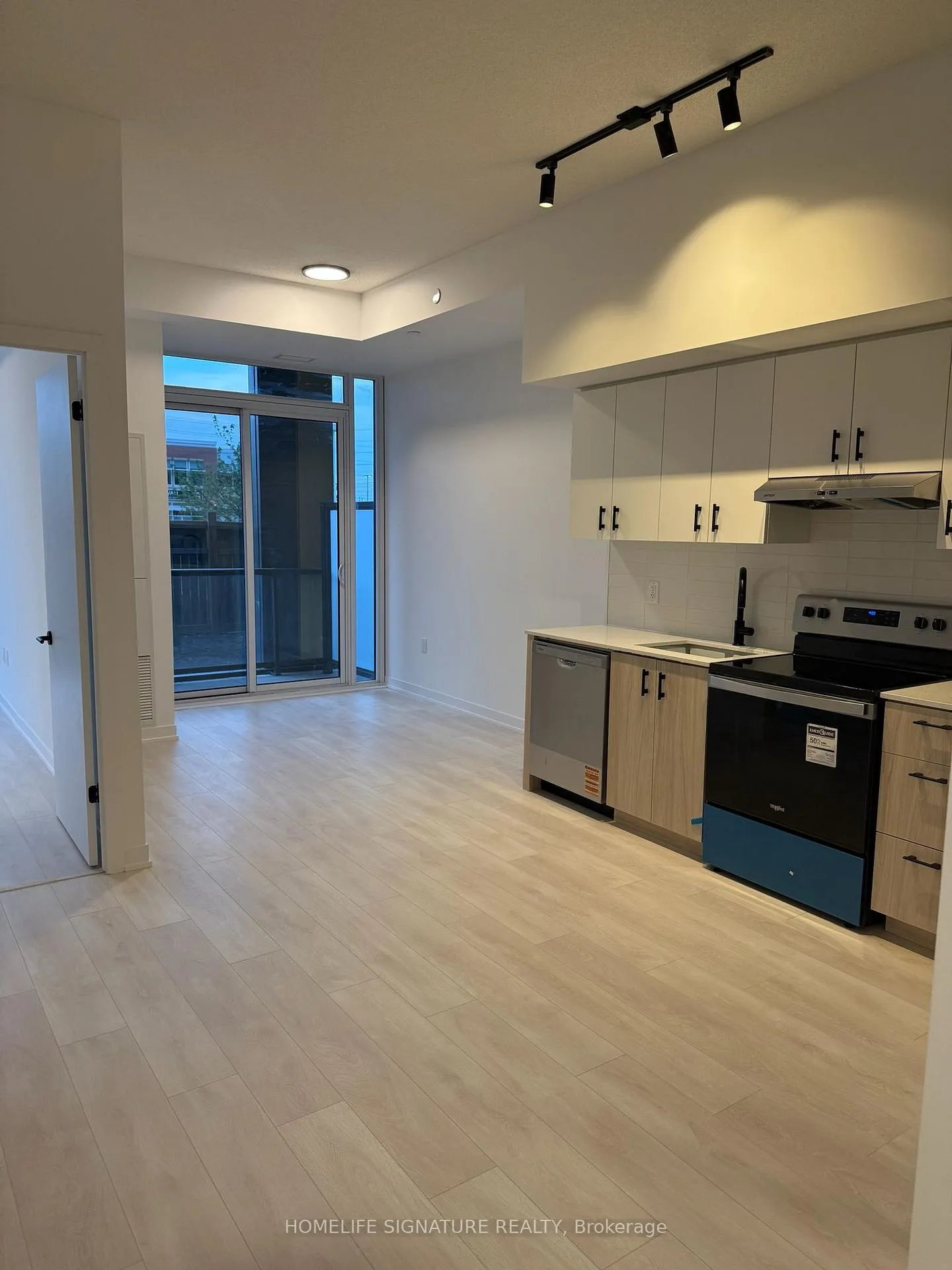 Photo 5 of Unit 115, 4878 Powers Common, Burlington, Appleby — HOMEH