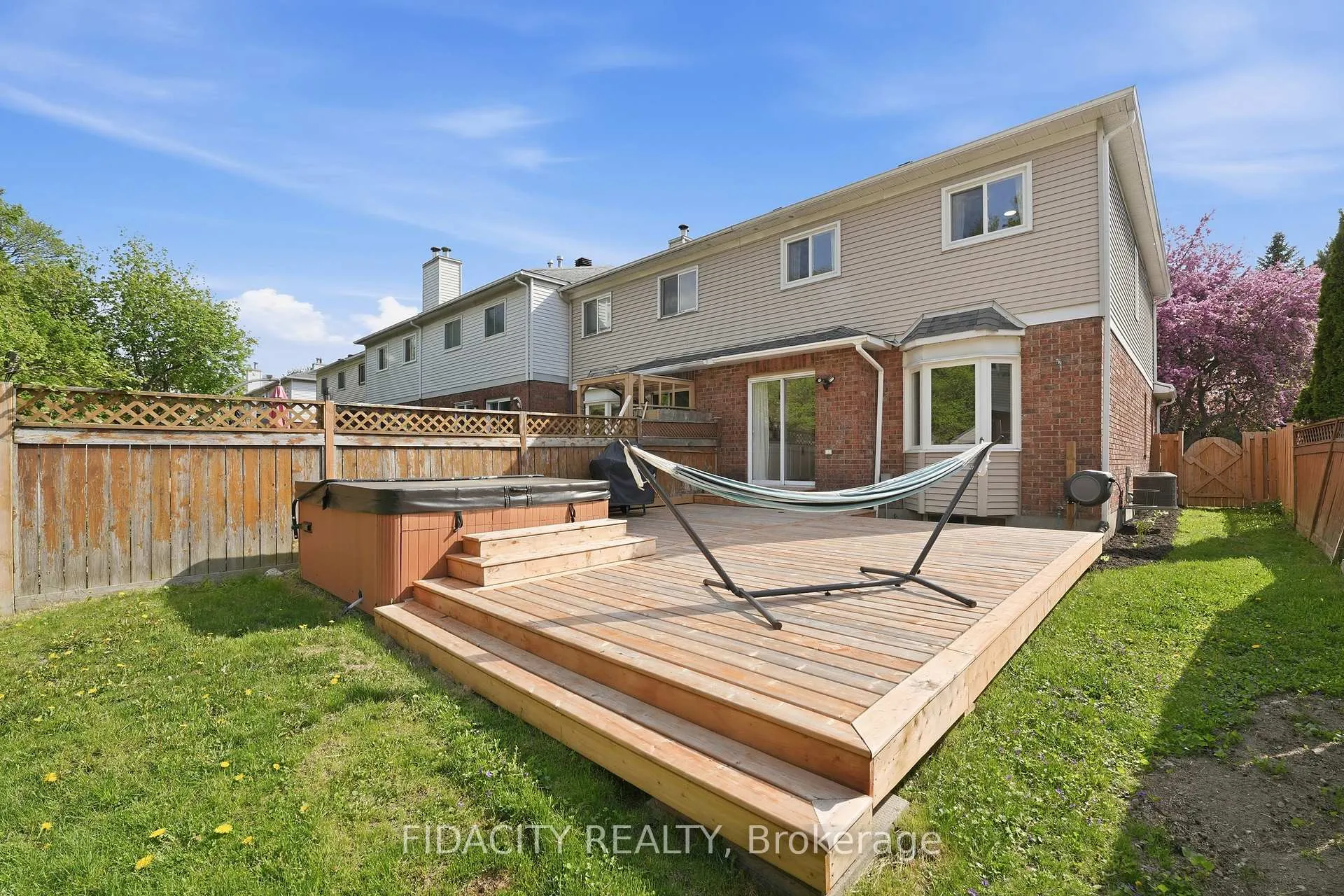 Photo 33 of 80 Robarts Crescent, Ottawa, Kanata - Katimavik — HOMEH
