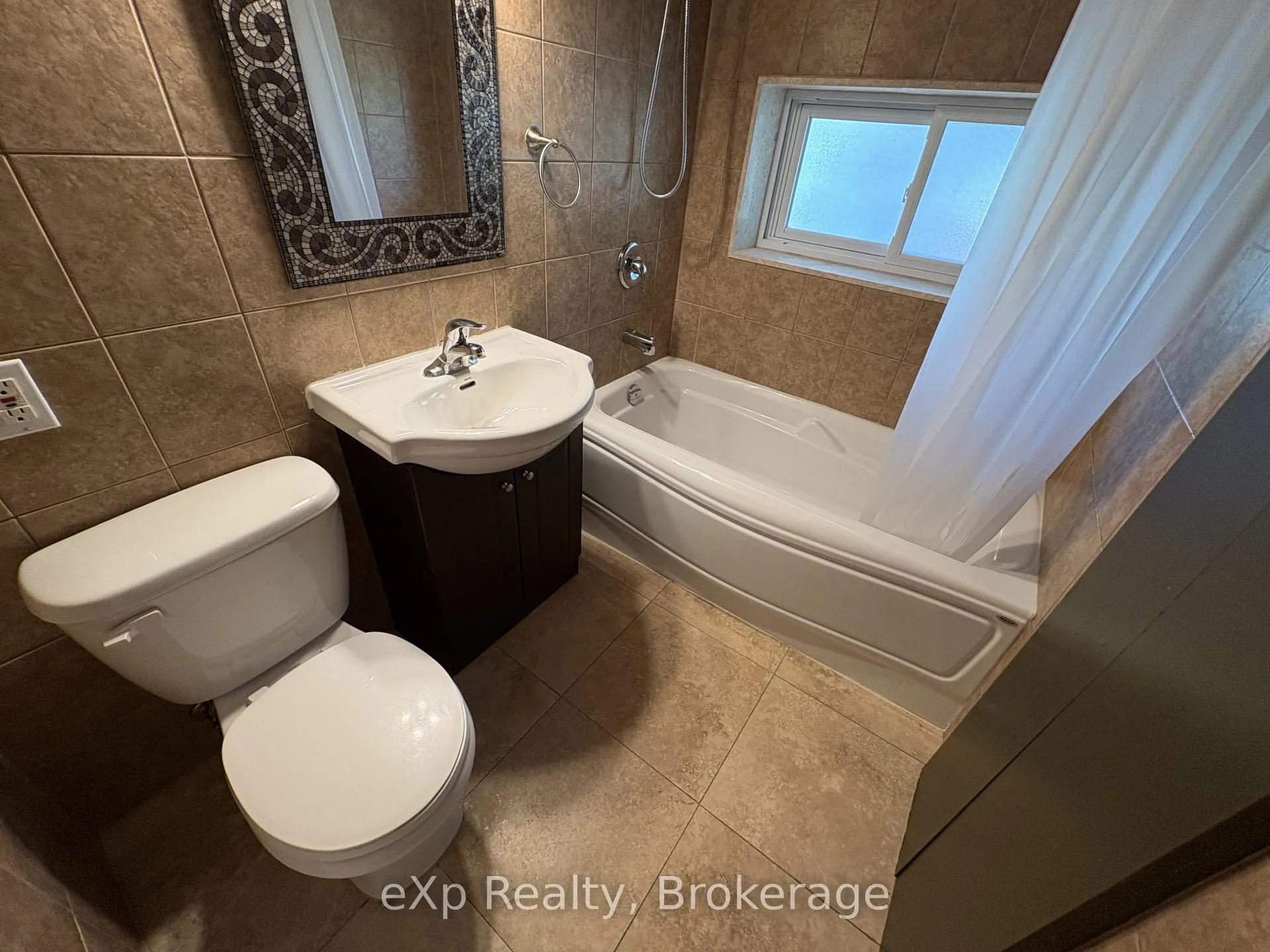 Photo 8 of 73 Metcalfe Street, Guelph, St. George's — HOMEH