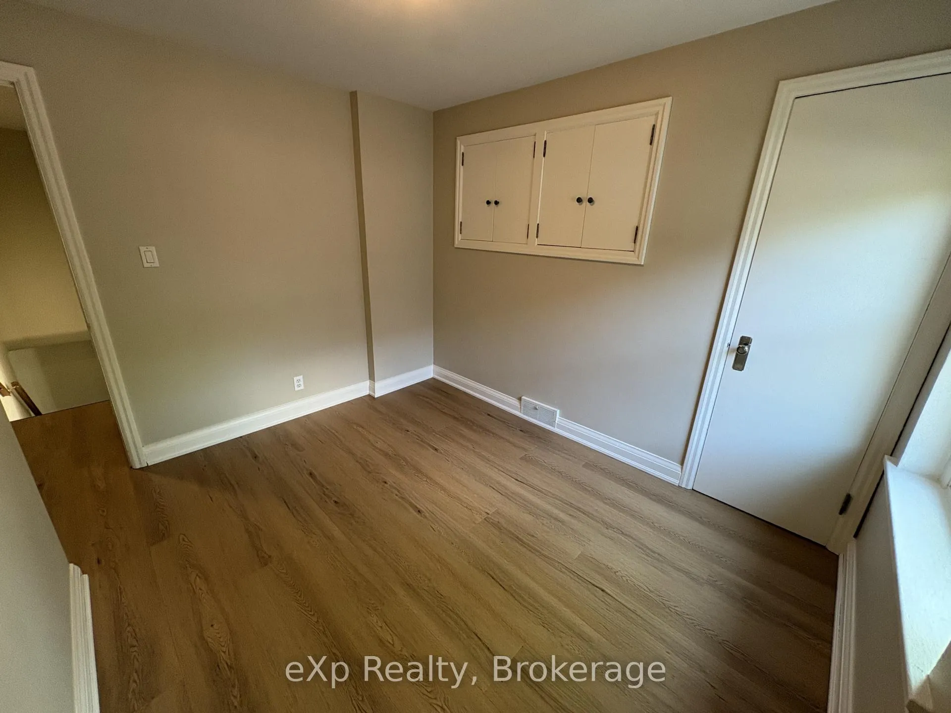 Photo 10 of 73 Metcalfe Street, Guelph, St. George's — HOMEH