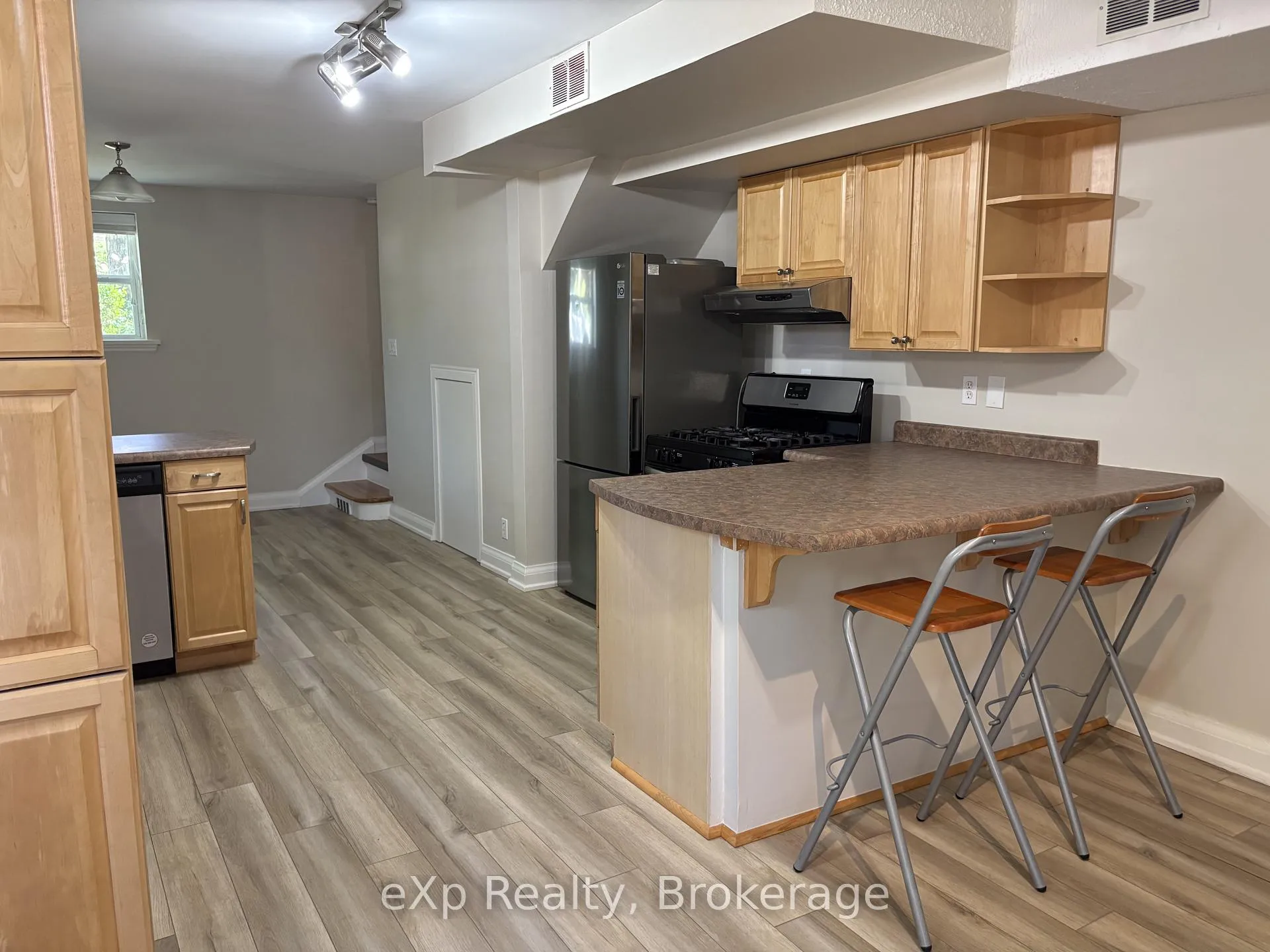 Photo 13 of 73 Metcalfe Street, Guelph, St. George's — HOMEH